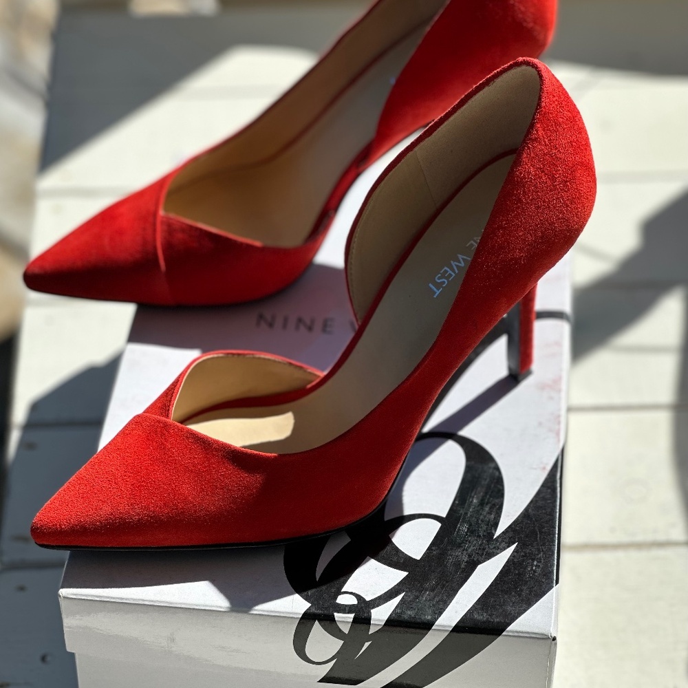 Nine West Red/Orange Suede Pump